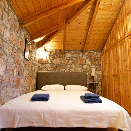 Kefalonian Luxury Villa Kastron (Kefalonia)