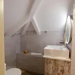 Kefalonian Luxury * Kásztro