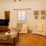 Kefalonian Luxury * Kásztro