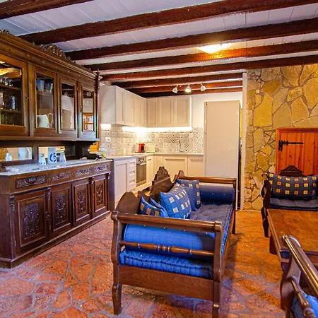 빌라 Kefalonian Luxury Kástron