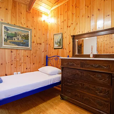 Kefalonian Luxury * Kastron (Kefalonia)